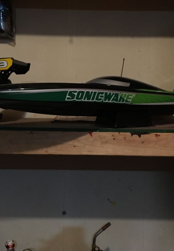Pro boat sonic wake rc boat fast for Sale in Everett, WA OfferUp