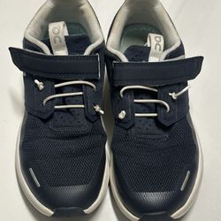 On Clouds Boys Size 1.5 Y