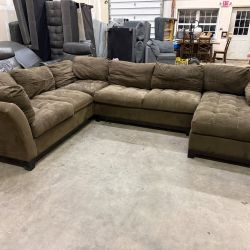 *Free Delivery* Good Condition Exstra Large 3-Piece Couch