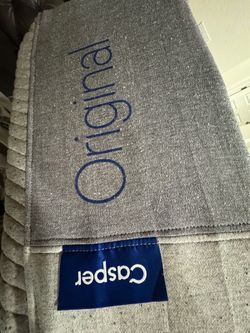 Twin mattress like new / Casper original