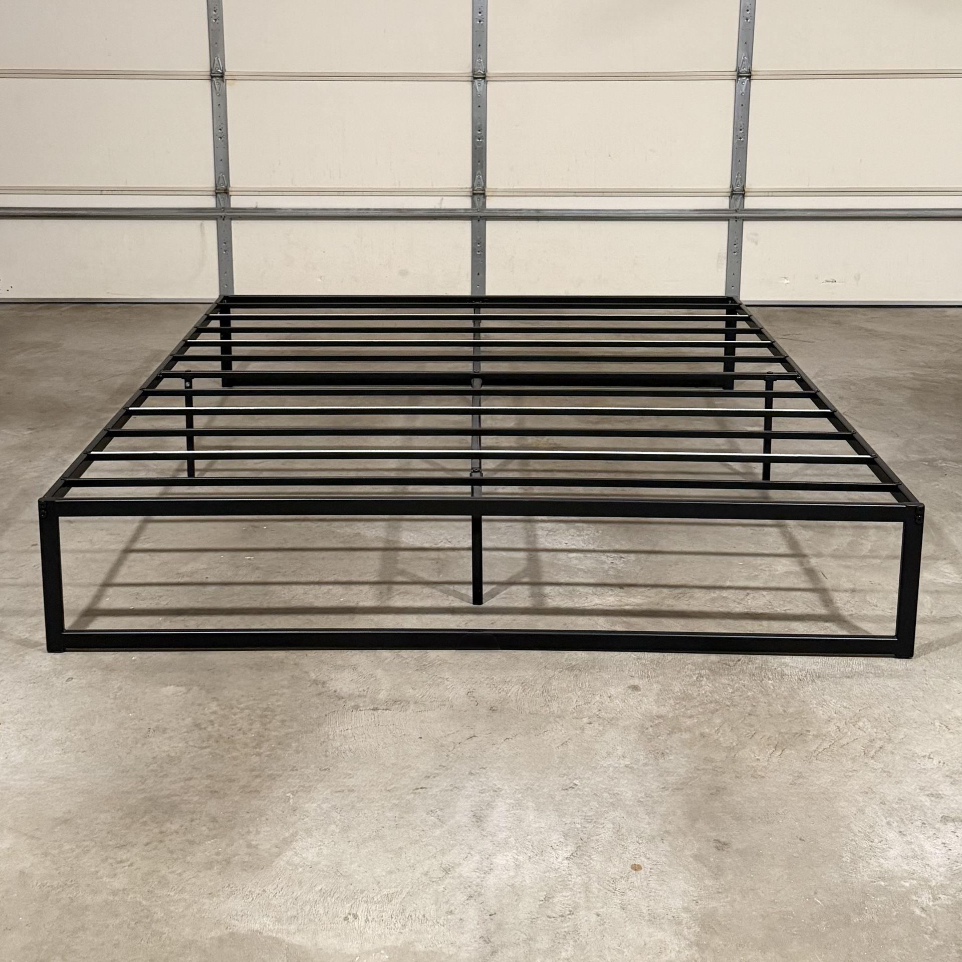 New King Black Metal Platform Bed Frame (Can Deliver)