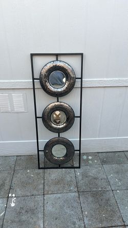 Metal wall decoration