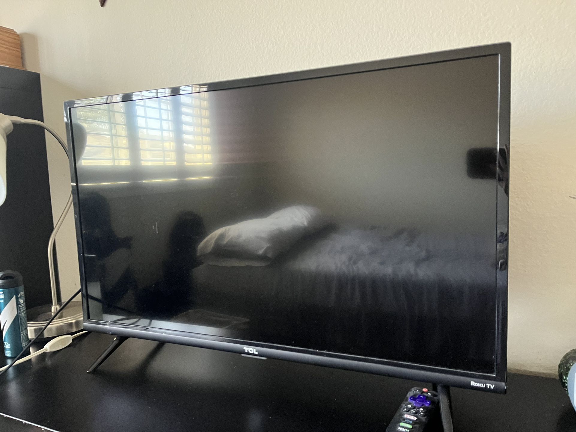 TCL 32'' Inch Tv Roku Smart