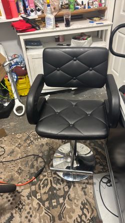 Like new chair