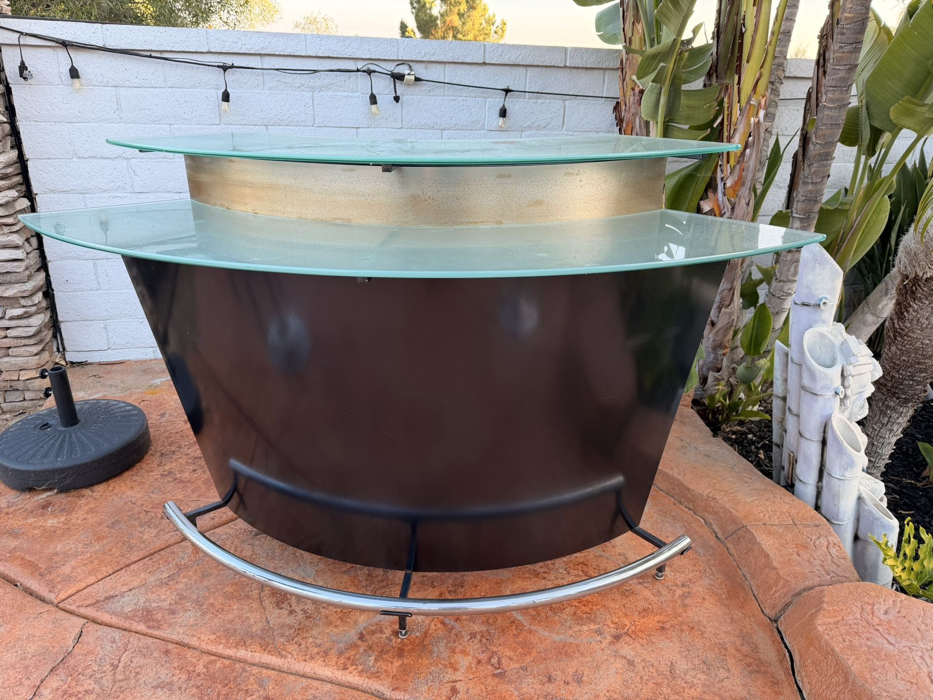 Outdoor / Indoor Glass Bar With 4 Swivel Bar Stools – $300 (Corona)