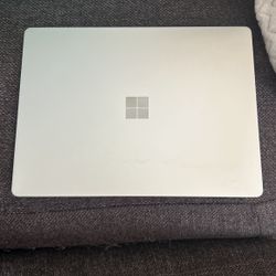 Microsoft Surface Laptop