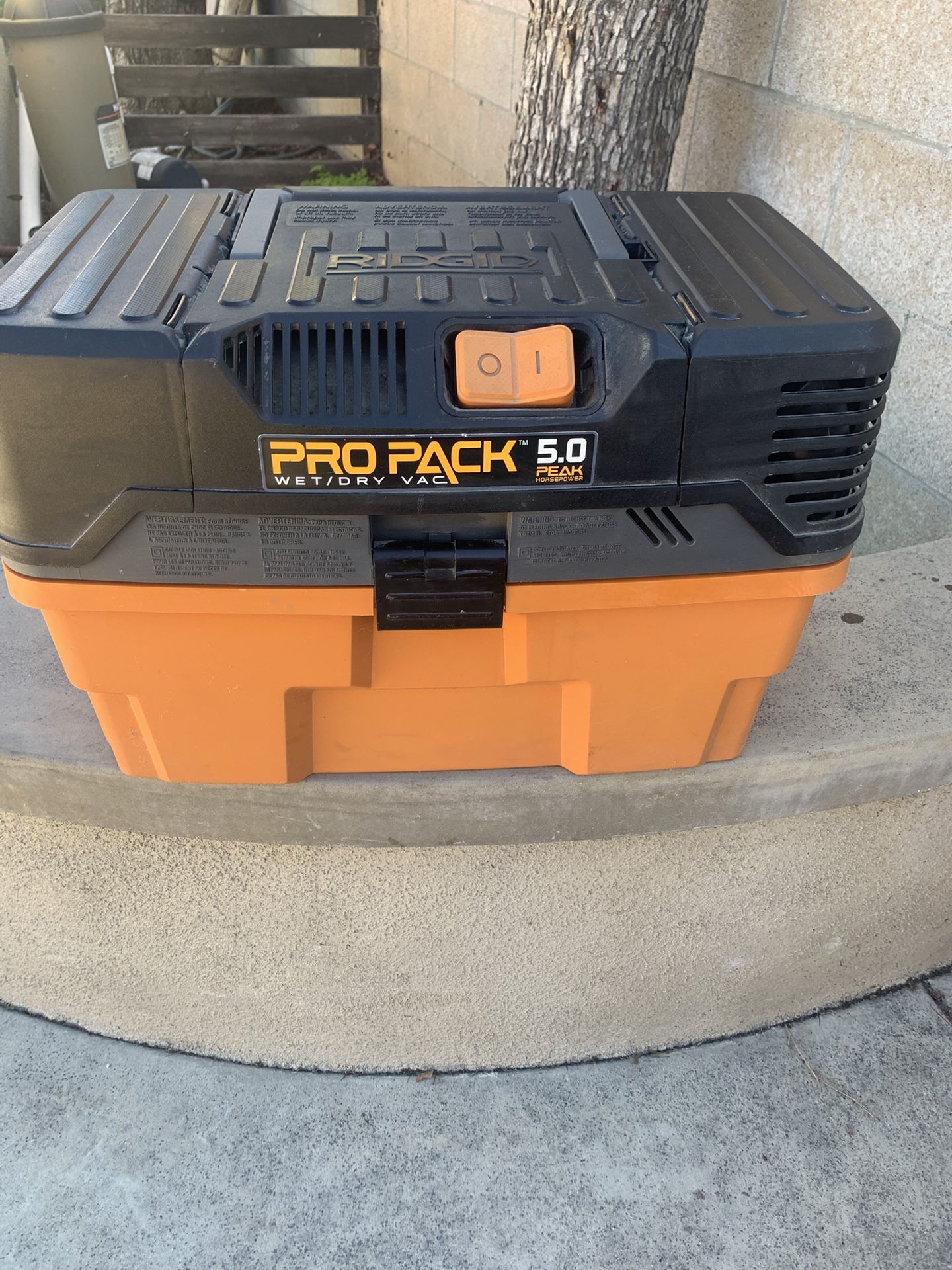 Ridgid Pro Pack 5.0 Vacuum 41/2 Gallons In Good Condition