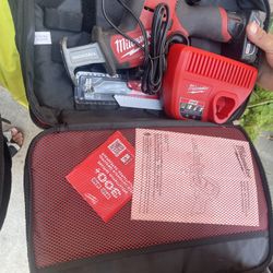 Milwaukee M12 Hacksaw  