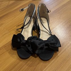 Girl’s Betsey Johnson Dress Shoes-size 2