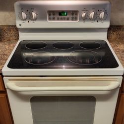 White Ge 30-inch Electric Glass Top Stove 
