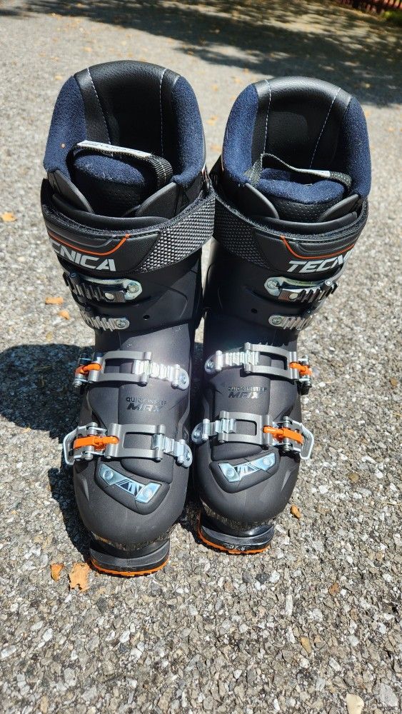 Tecnica Men's Ski boots  27.5