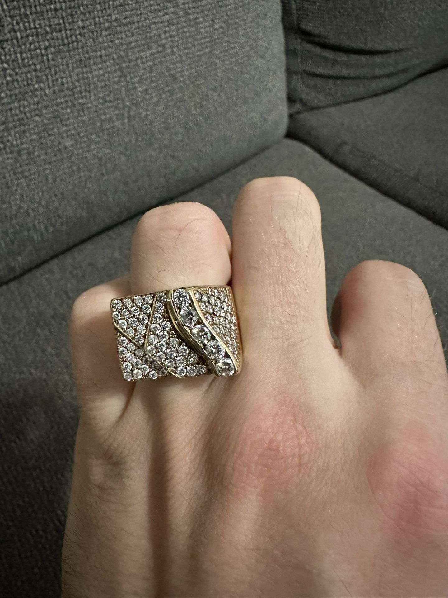 14k yellow gold 4 carats natural VS diamond ring!