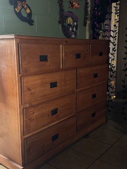 Dresser
