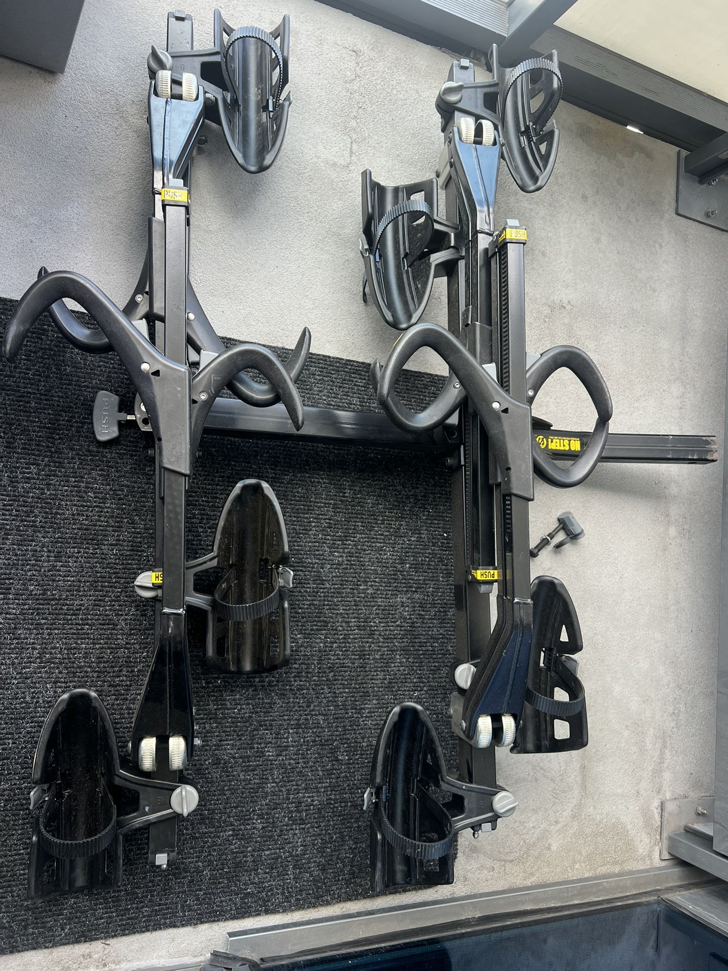 Saris superclamp 4-bike rack