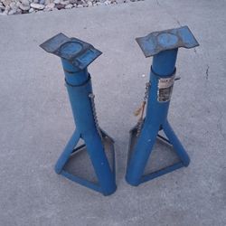 Jack stands