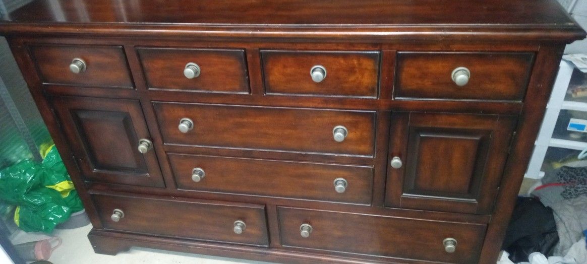 Drawer Dresser