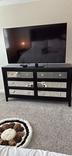 Black Mirror Dresser and 2 Nightstands