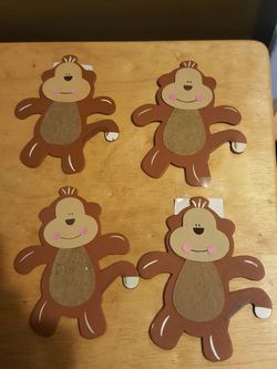 Wooden monkey decorative pieces