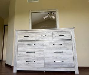 Moving Sale – King Bedroom Set