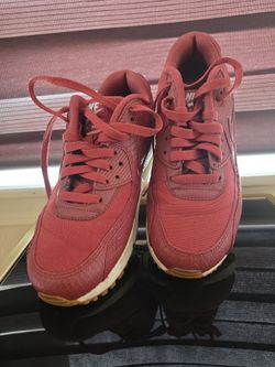 Nike Air Max 90 size 8 Red Sneakers