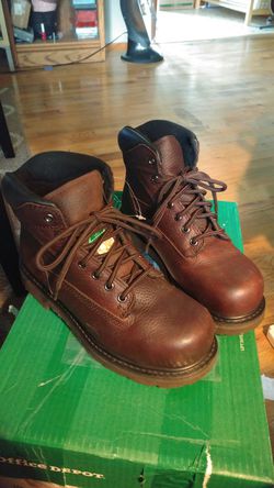 Red Wing steel toe boots/ size 7M