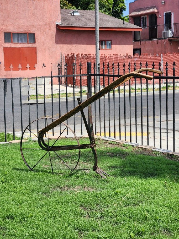 Hand Plow Vintage Yard Art Iron Garden Decoration Rusty Rustic Farm