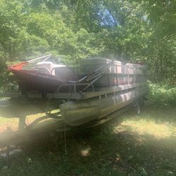 Pontoon Boat 
