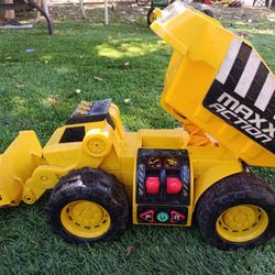 theMaxx action 2-n-1 dig rig toy 