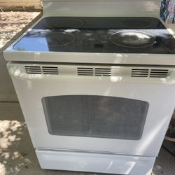 Stove, Microwave And Dishwasher 