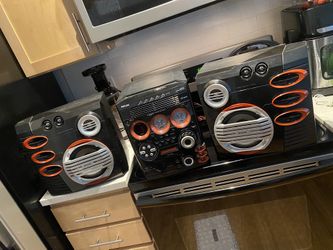 Philips FW-C577 Gameport Mini System Gaming Stereo USB AM/FM CD Player 5 Disc