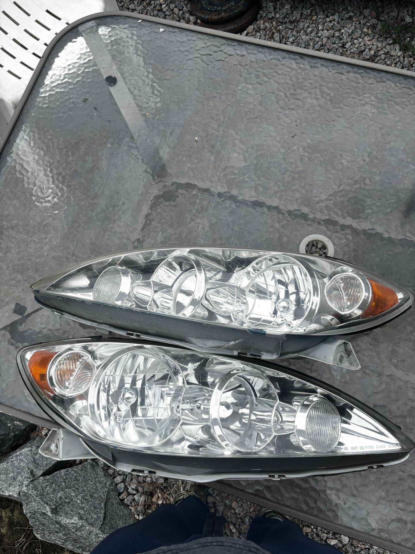 2005-2006 Toyota Camry XLE Headlight Assembly