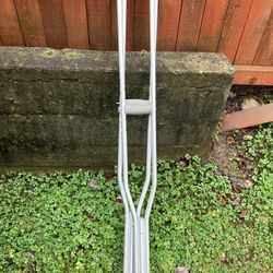 Crutches 