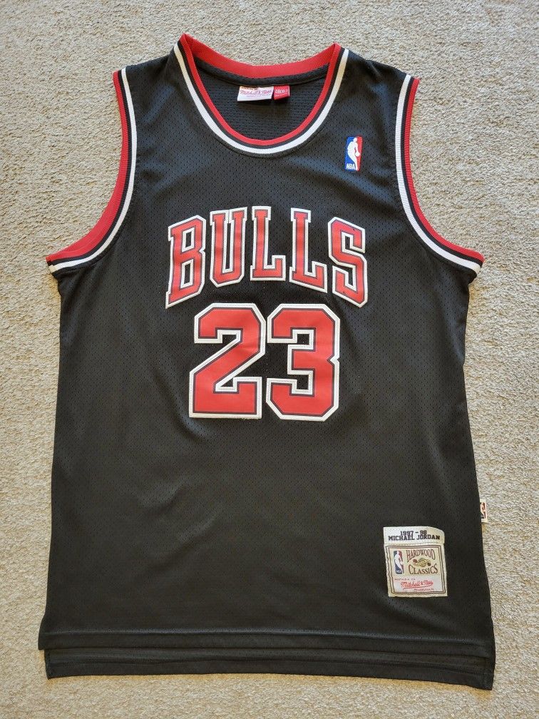 Michael Jordan THROWBACK Jersey - FREE SHIPPING