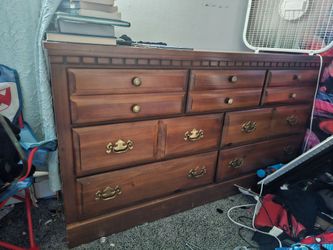Moving - dresser