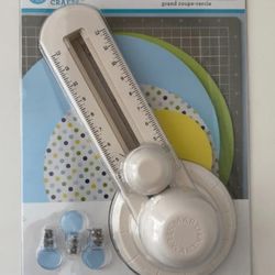 The cutter cuts perfect circles from 4" to 12" in diameter at 1/8" increments. Its double-sided blade allows for clockwise and counterclockwise cuttin
