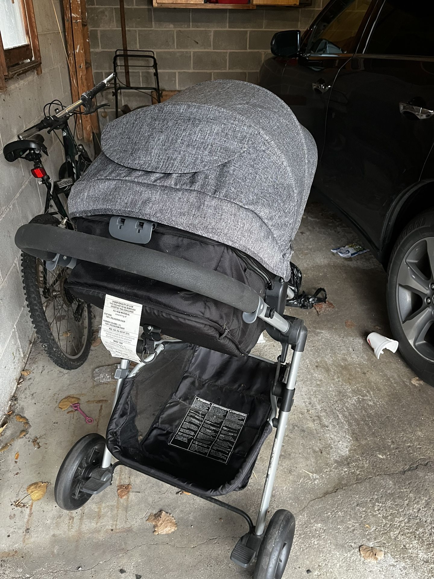 Evenflo Pivot Modular Travel System with Infant Car Seat