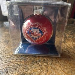 MLB , PHILLIES , Glass Christmas Ball , Rare Design , Vintage , Collectible