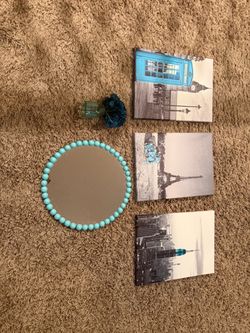 Round Beaded Mirror and City Canvas Prints Set