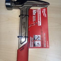 Milwaukee 22oz Milled Face Framing Hammer 