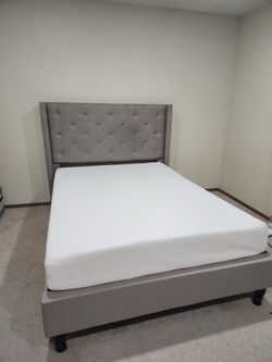 Gray/khaki Upholstered Bed Frame with Tufted Headboard