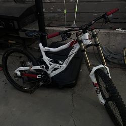 🔥 Rocky Mountain Downhill Bike Fully Built  🔥 💰 $1,200 OBO 