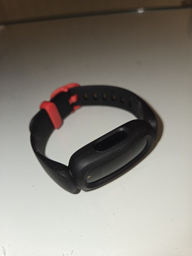 FitBit Ace3 - Black & Sport Red Edition