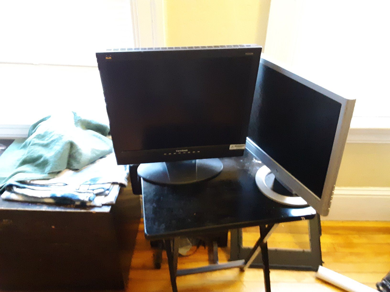 FREE monitors. Older but working just fine. Need gone asap or will end up in dumpster