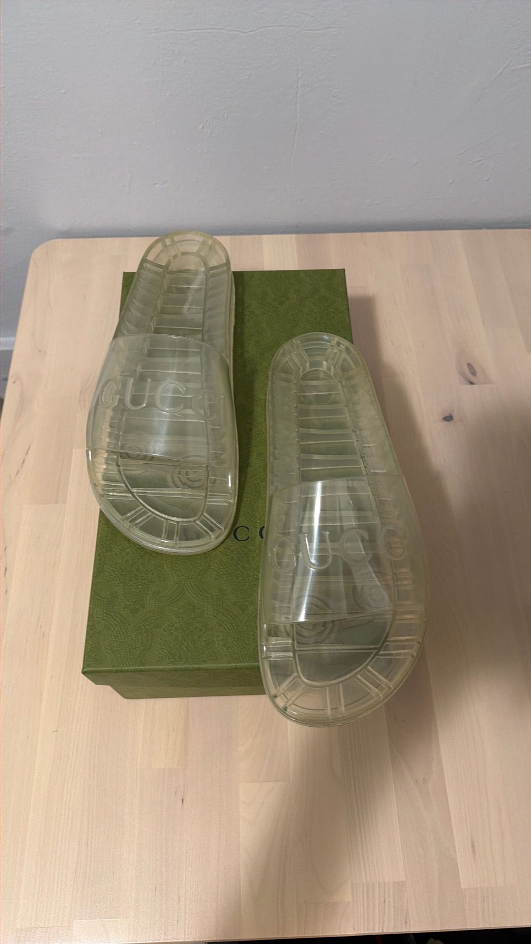 GUCCI rubber jelly slides
