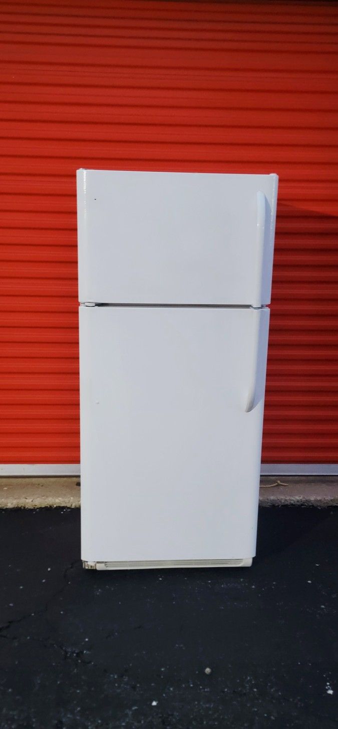 FRIGIDAIRE REFRIGERATOR FRIDGE EXCELLENT CONDITION AND VERY CLEAN