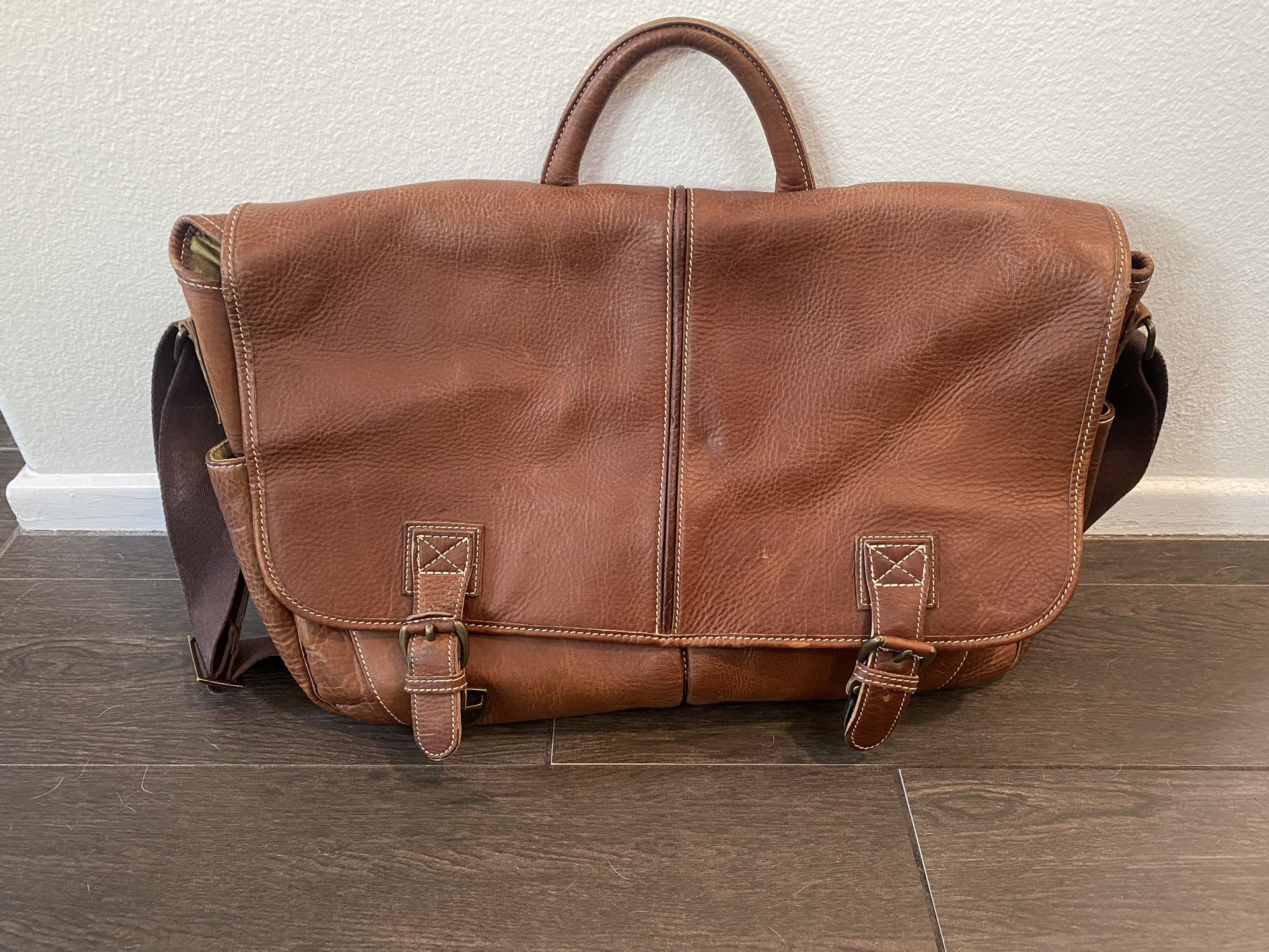 LL Bean Soft Brown Leather Messenger Bag 18”x11”
