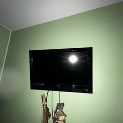 32” TVs 