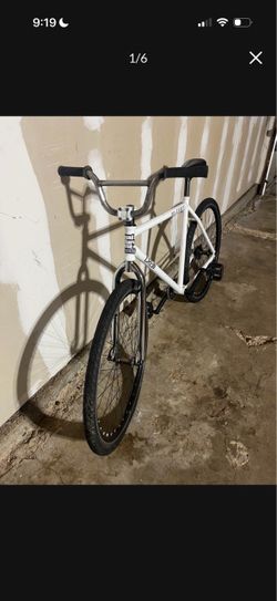 White crew fixie Bike