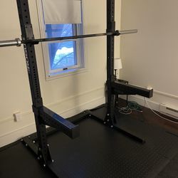 Squat Rack/barbell/plates