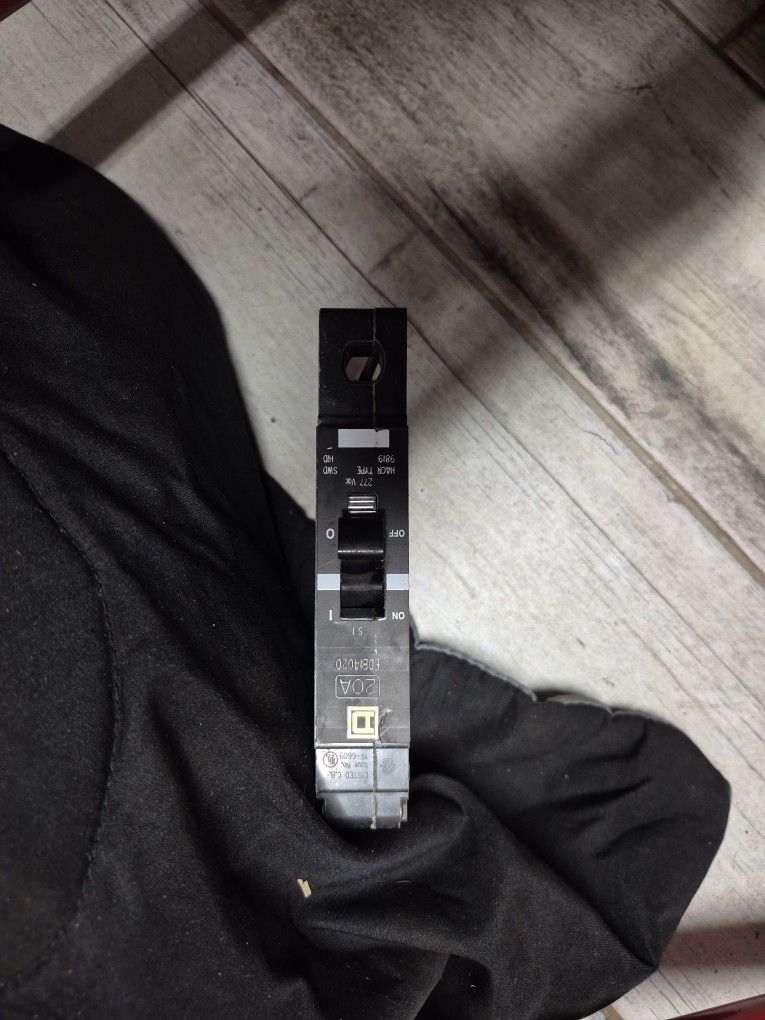 20 amp single pole circuit breaker